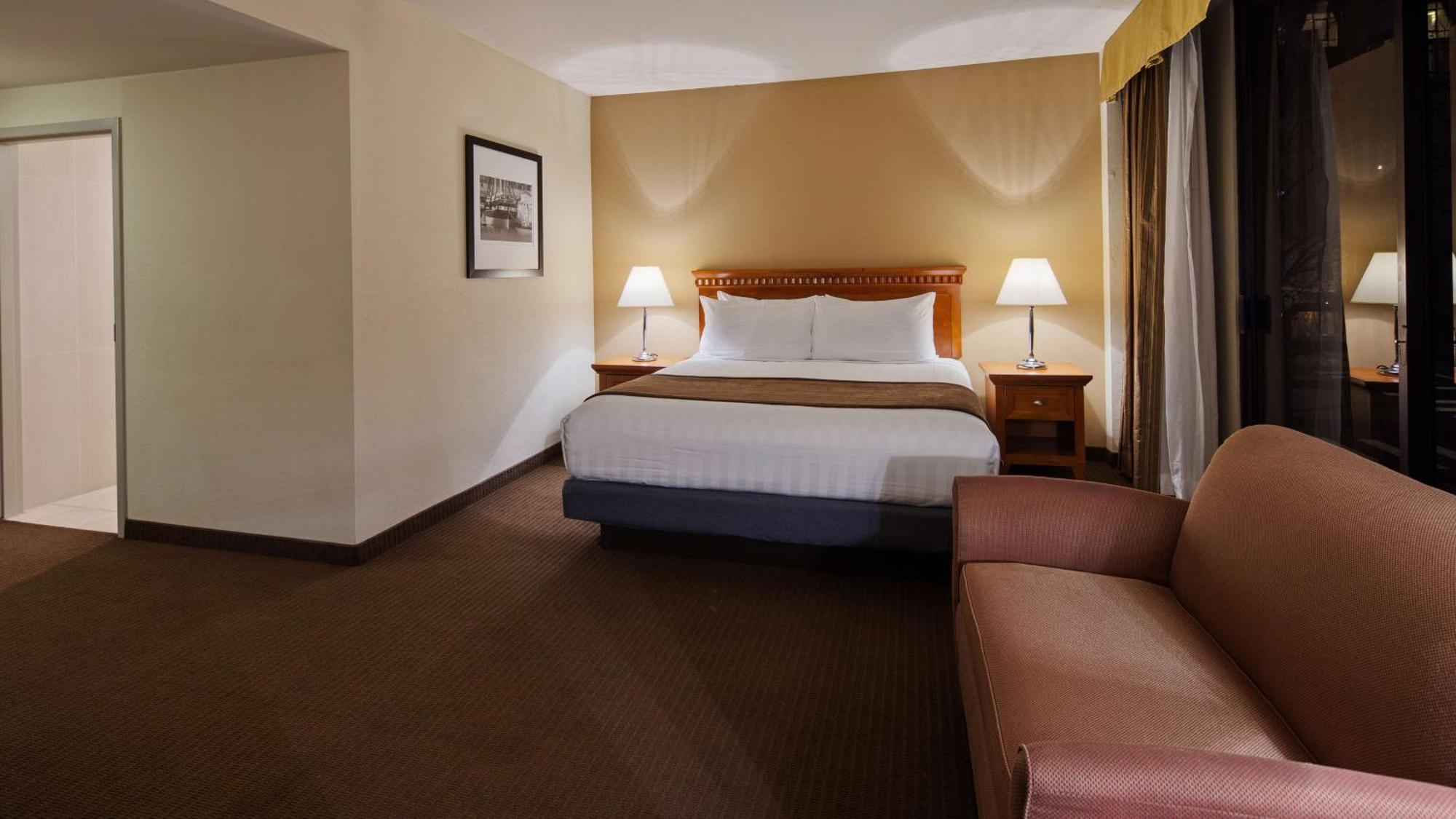 Western Bayside Hotel 3*