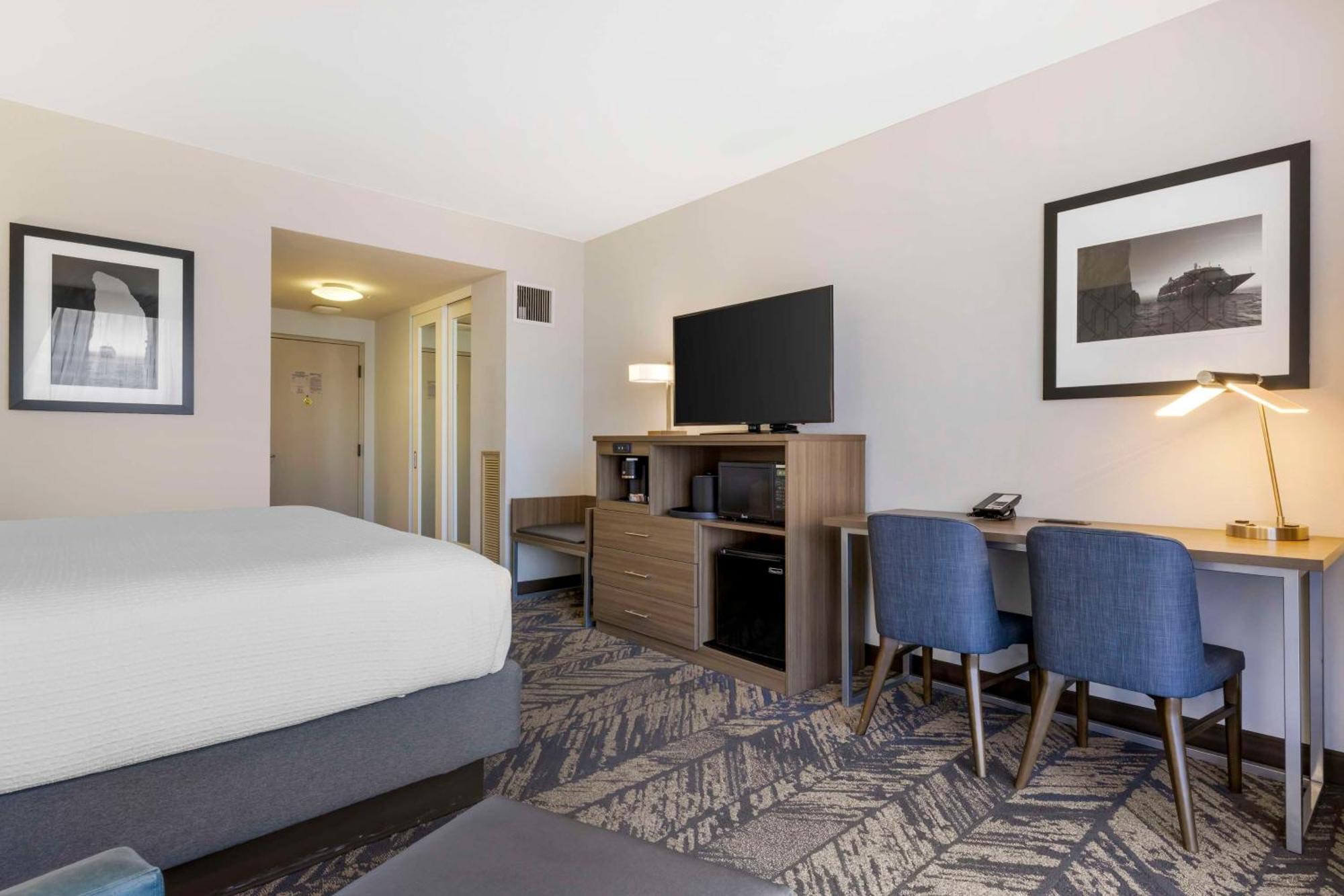Hotel Western Bayside 3*